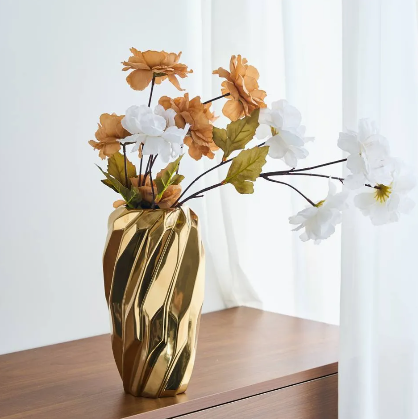 Vortex-Shaped Luxury Ceramic Gold Vase – Elegant Decorative Flower Vase for Home & Office