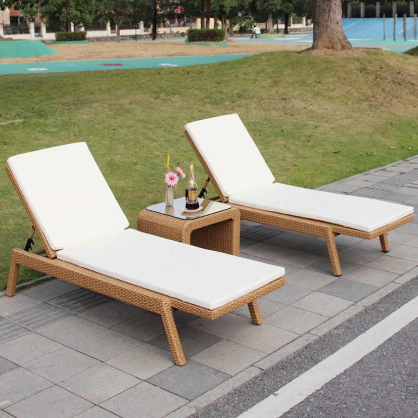 Outdoor Rattan Sun Lounger Daybed – Aluminum Frame Beach, Garden & Poolside Chaise